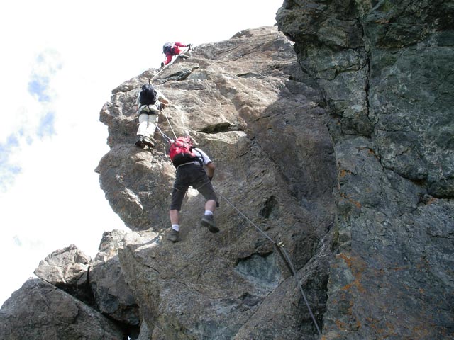 Blauspitz-Klettersteig: Irmgard, Gerhard und Norbert im letzten Aufschwung (14. Juli)