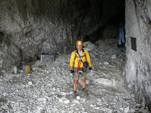 Klettersteig Gauablickhöhle: Axel in der Gauablickhöhle