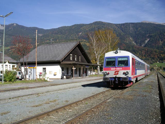 5047 045-9 als R 4807 im Bahnhof Kötschach-Mauthen, 710 m (26. Okt.)