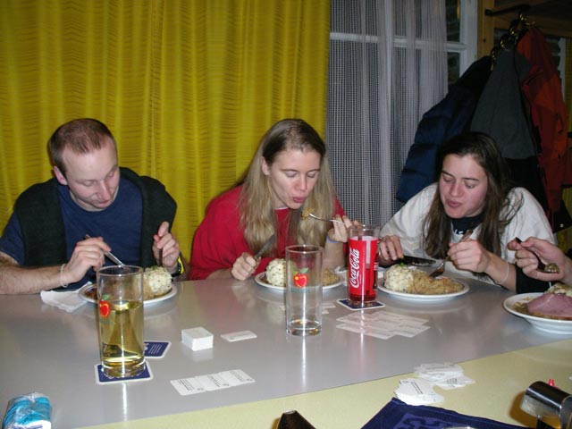 Christoph, Nina und Gudrun im Terzerhaus, 1.626 m (31. Dez.)