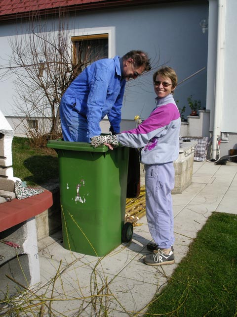 Papa und Mama in deren Garten (10. M&auml;rz)