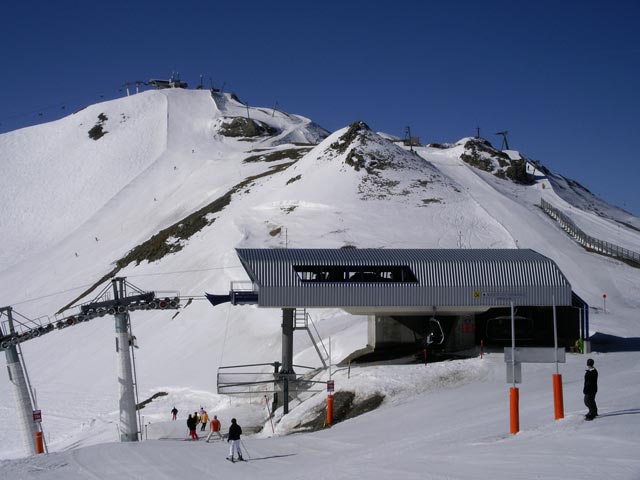 Markus bei der Bergstation der Viderjochbahn 2 (20. Apr.)