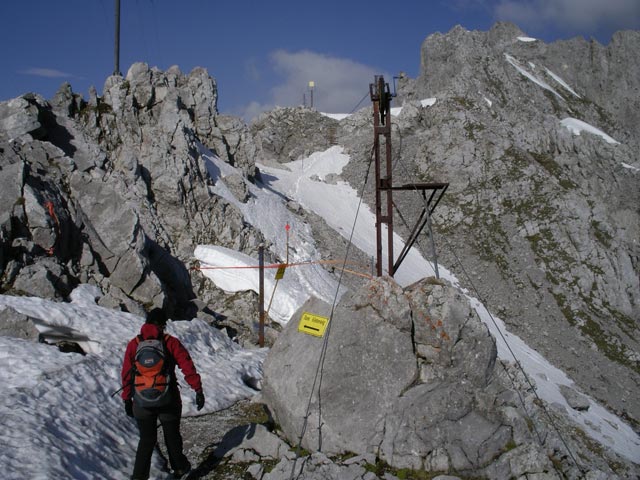 Innsbrucker Klettersteig: Irene beim Zustieg