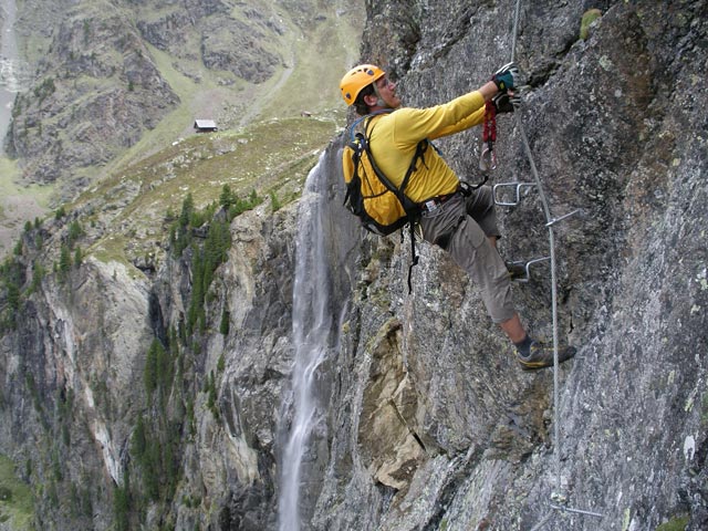 Anton Renk-Klettersteig: Axel in der Schl&uuml;sselstelle