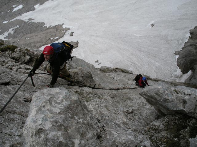 Johann-Klettersteig: Daniela und Irene auf der gro&szlig;en Plattenrampe (7. Juni)