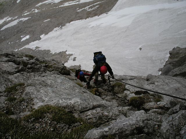 Johann-Klettersteig: Irene und Daniela auf der gro&szlig;en Plattenrampe (7. Juni)