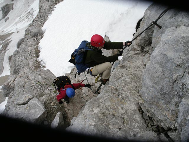 Johann-Klettersteig: Irene und Daniela zwischen Adlerhorst und G&ouml;tterthron (7. Juni)