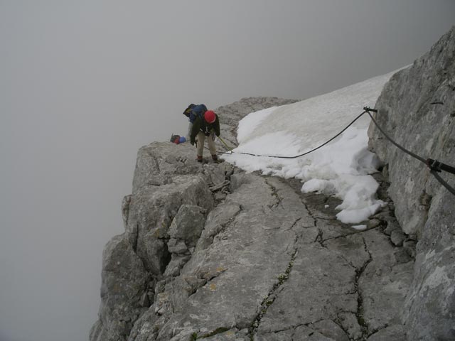 Johann-Klettersteig: Irene und Daniela zwischen G&ouml;tterthron und Ausstiegsquerung (7. Juni)