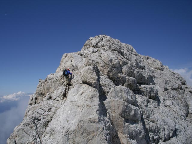 Westgrat-Klettersteig: Mathias zwischen Gro&szlig;em Koppenkarstein und Kleinem Koppenkarstein (8. Juni)