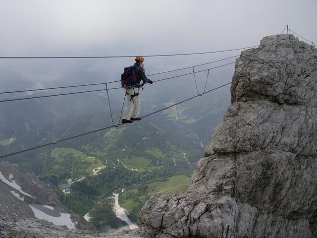 Westgrat-Klettersteig: Erich auf der Seilbr&uuml;cke (8. Juni)