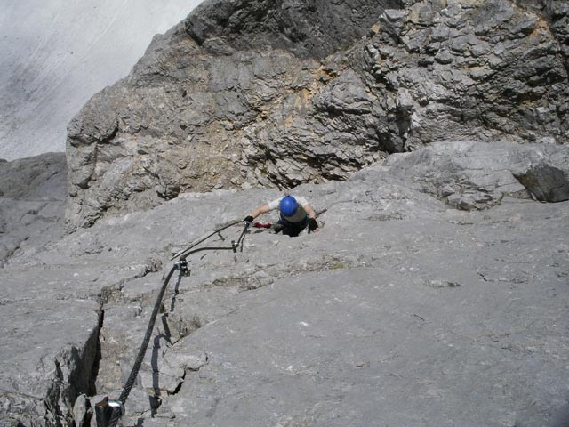 Sky Walk-Klettersteig: Irene am Ende der Plattenquerung (9. Juni)