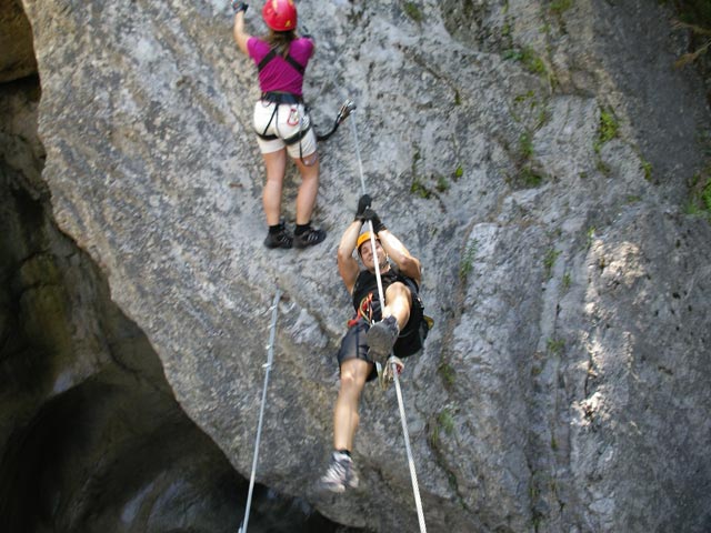 ÖTK-Klettersteig: Doris und Wolfgang bei der dritten Brücke (7. Juli)