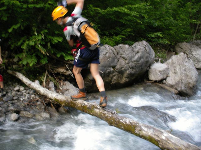 &Ouml;TK-Klettersteig: Tobias zwischen erster Wehranlage und Schl&uuml;sselstelle (7. Juli)