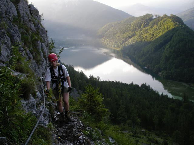 Kaiser Franz Joseph-Klettersteig: Daniela vor dem ersten Gehgel&auml;nde