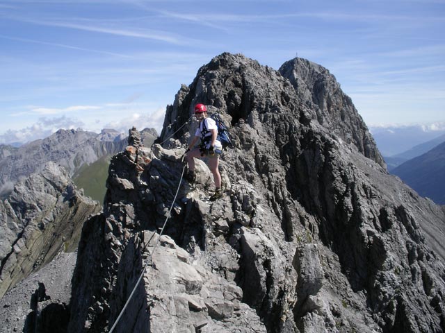 Arlberger Klettersteig: Daniela auf den 'Haifischz&auml;hnen'