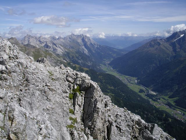 Stanzer Tal von der Wei&szlig;schrofenspitze aus