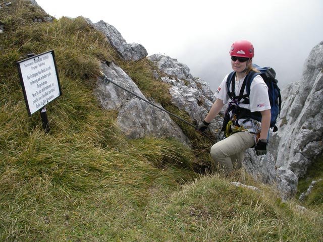 Feistringstein-Klettersteig: Daniela im Einstieg