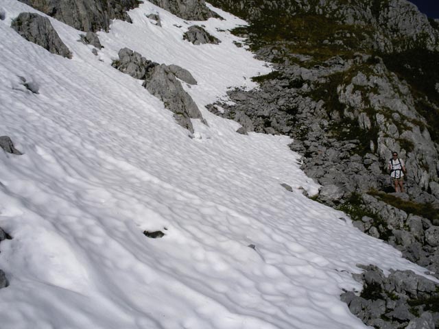 Daniela zwischen Feistringstein-Klettersteig und Zlacken