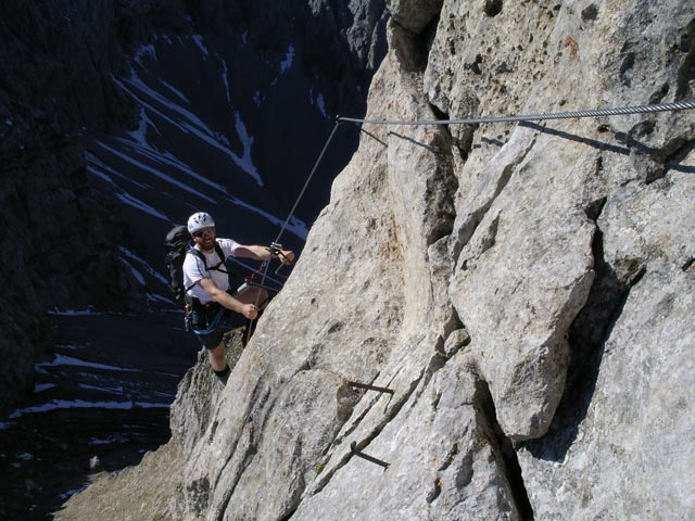 Innsbrucker Klettersteig: Andreas zwischen Frau-Hitt-Sattel und Westlicher Sattelspitze
