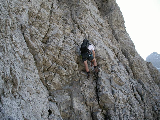 Innsbrucker Klettersteig: Andreas zwischen Westlicher Sattelspitze und &Ouml;stlicher Sattelspitze