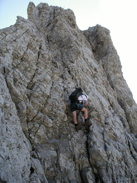 Innsbrucker Klettersteig: Andreas zwischen Westlicher Sattelspitze und &Ouml;stlicher Sattelspitze
