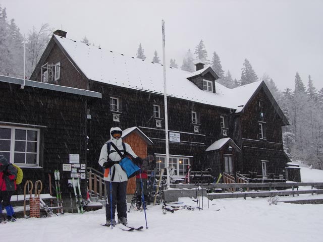 Daniela beim Unterberg-Schutzhaus, 1.187 m (1. J&auml;n.)