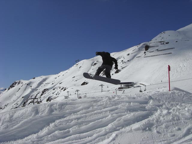 Markus neben Piste 8 (13. Apr.)