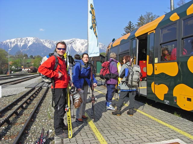 Andreas und Daniela im Bahnhof Puchberg am Schneeberg, 577 m