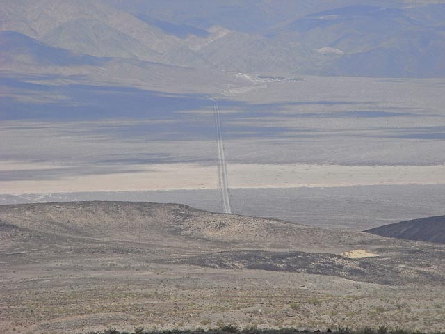 CA 190 im Panamint Valley (5. Mai)