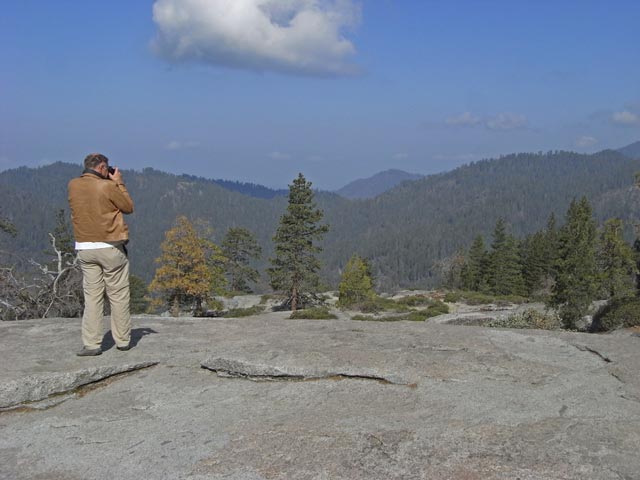 Papa am Beetle Rock im Sequoia National Park (7. Mai)