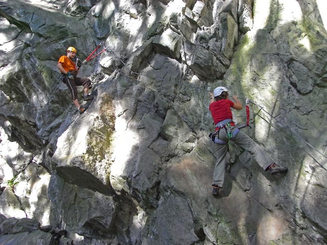 Zimmereben-Klettersteig: Axel und Martina in der Einstiegspr&uuml;fung