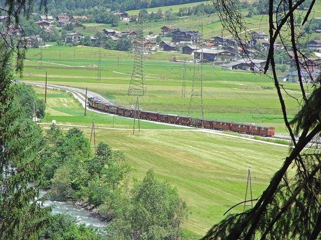 Dampfzug 212 vom Huterlaner-Klettersteig aus