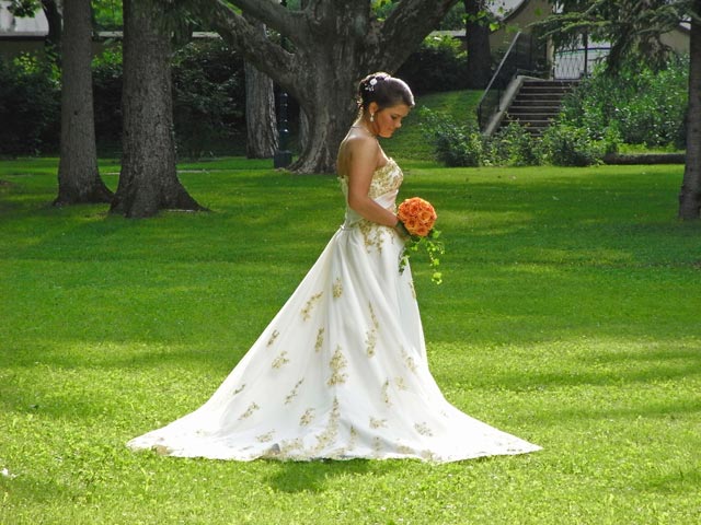 Monika im Schloss Hunyadi