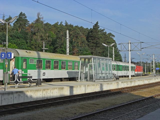 ER 2100 im Bahnhof H&ouml;tzelsdorf-Geras (8. Jun.)
