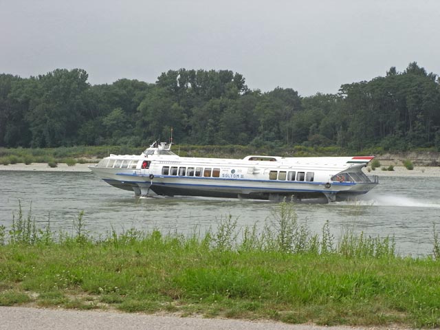 S&oacute;lyom II auf der Donau