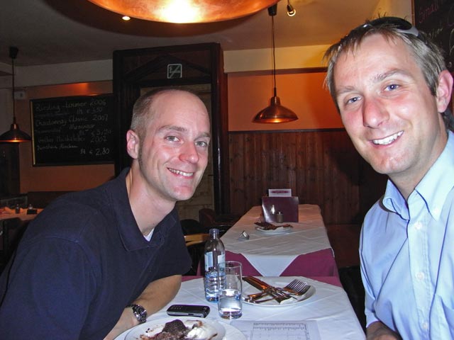 Florian und ich im Selbstverständlich Strandbeisl