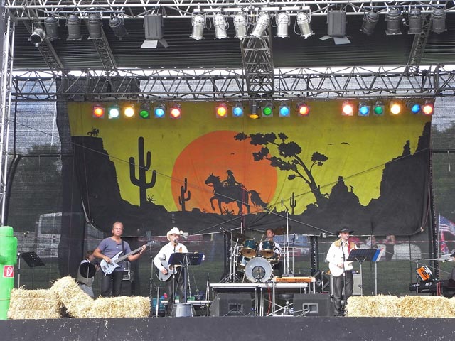 Western Cowboys auf der Countrybühne (7. Sept.)