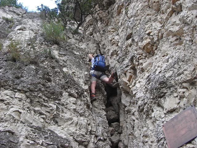 Fennberg-Klettersteig: Daniela in der Schl&uuml;sselstelle