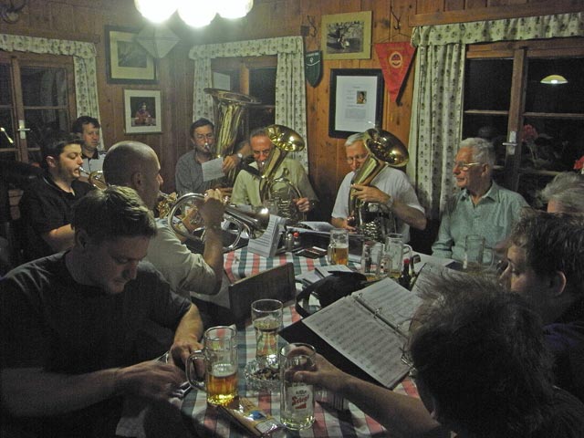 im Hans-Berger-Haus, 936 m (11. Okt.)