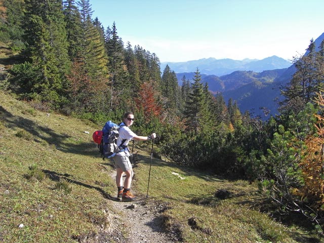 Daniela auf Weg 825 zwischen Scheibenb&uuml;helberg und Ranggenalm (12. Okt.)