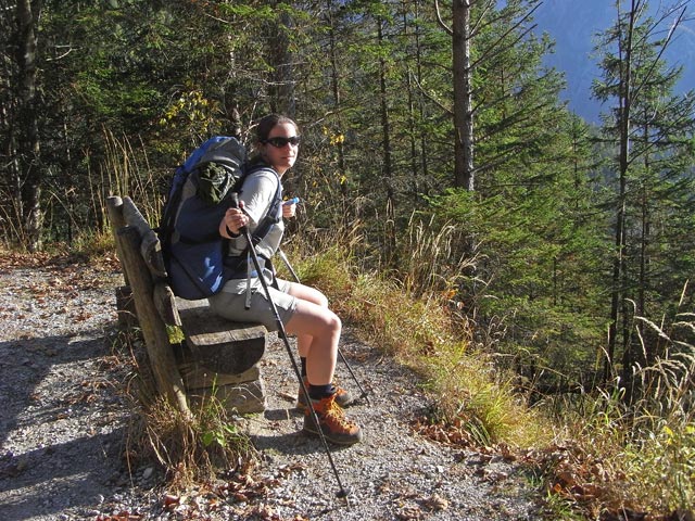 Daniela auf Weg 646 am Hochreid, 780 m (19. Okt.)