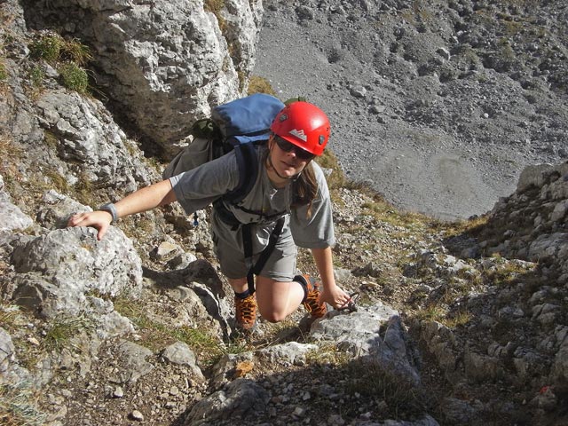Daniela auf Weg 817 zwischen Niedersessel und &Ouml;stlichem Hochgrubachkar (26. Okt.)