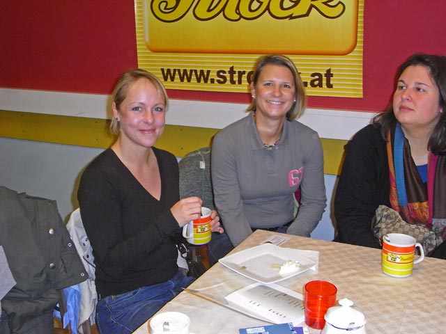 Petra und Bettina im Absolventencafe