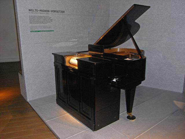 Welte-Mignon-Vorsetzer in der Kulturfabrik Hainburg