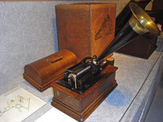 Edison Home Phonograph in der Kulturfabrik Hainburg
