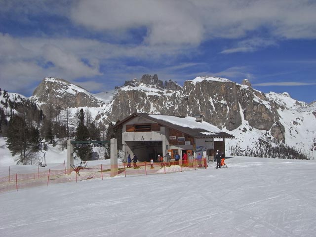 Talstation des Sessellifts Averau (22. M&auml;rz)