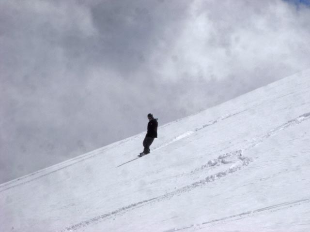 Markus neben der Piste 68 (17. Apr.)