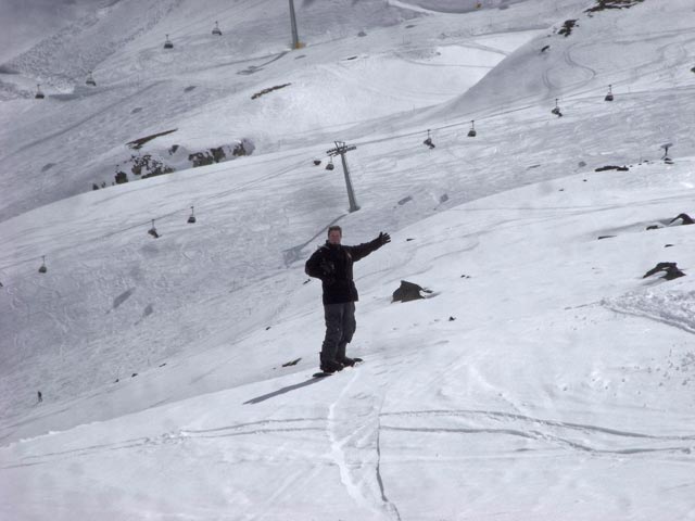 Markus neben der Piste 65 (17. Apr.)