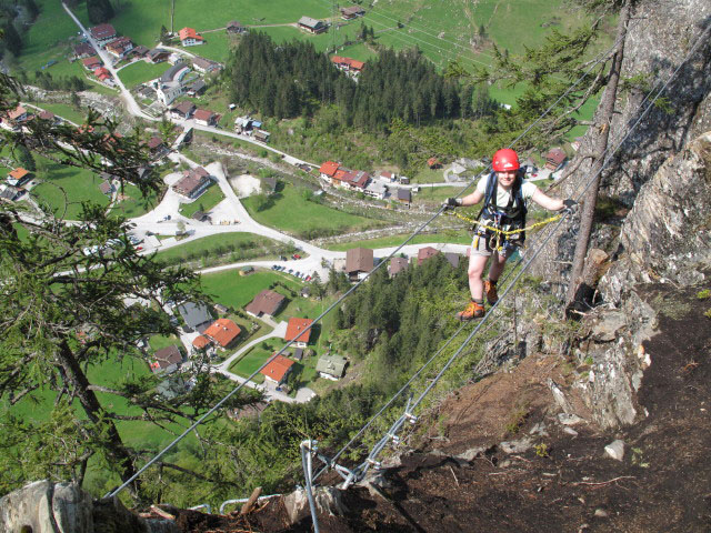 Daniela auf der ersten Seilbr&uuml;cke