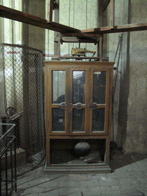 Uhr im S&uuml;dturm der Pfarrkirche Breitenfeld